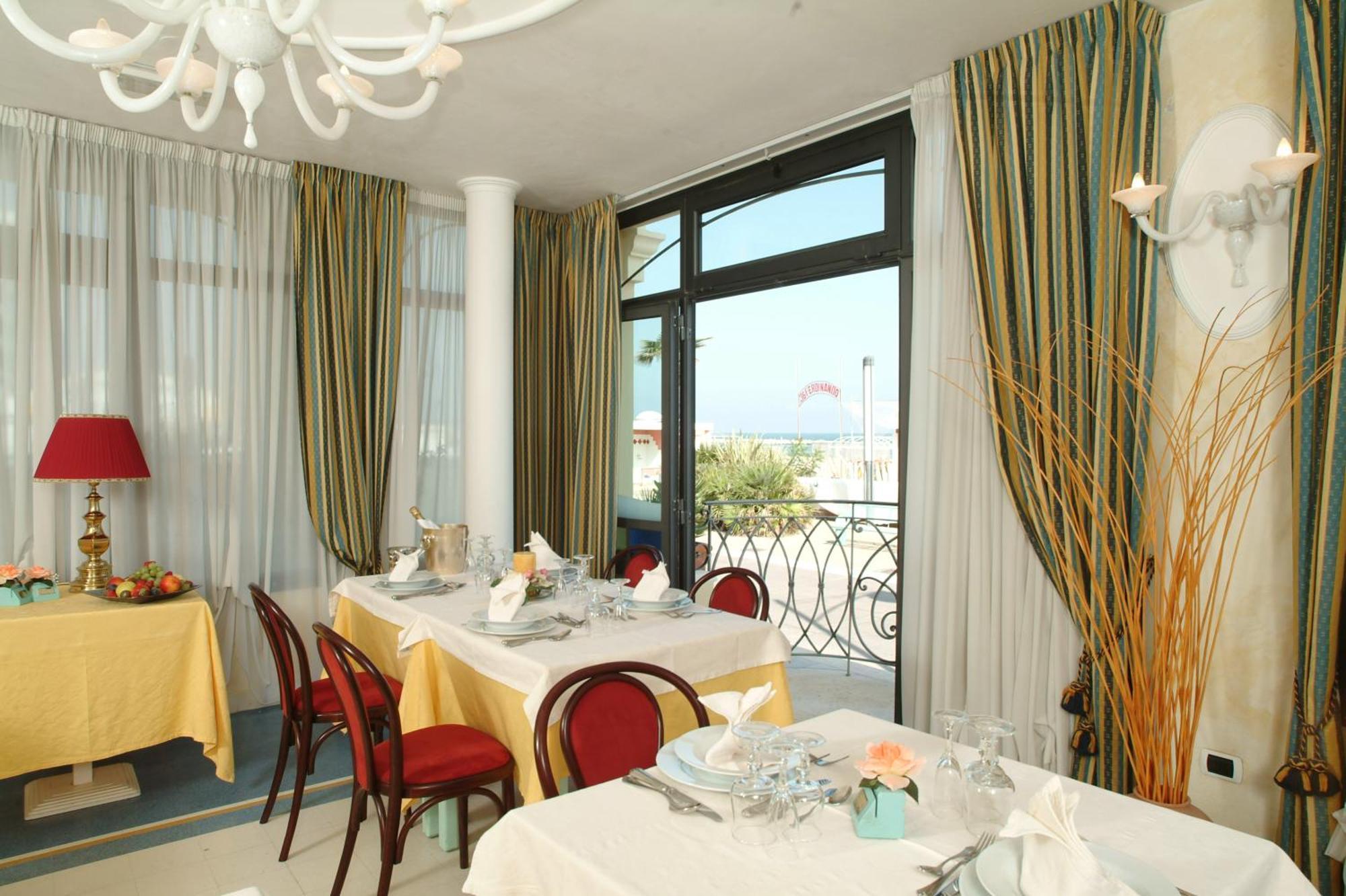 בלריה-איגאה מרינה Hotel Bridge מראה חיצוני תמונה